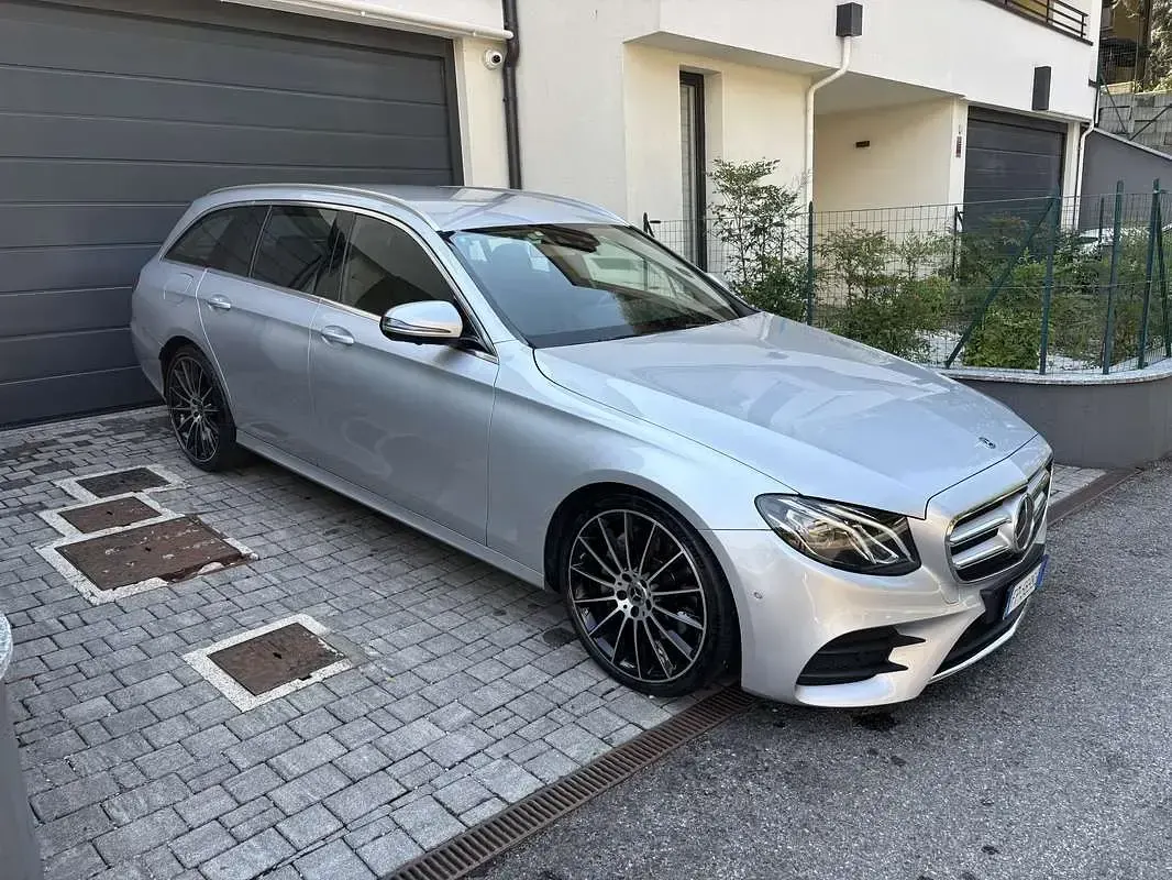 Usata Mercedes E220 AMG line 194 CV (142 kW) 2018 Station wagon