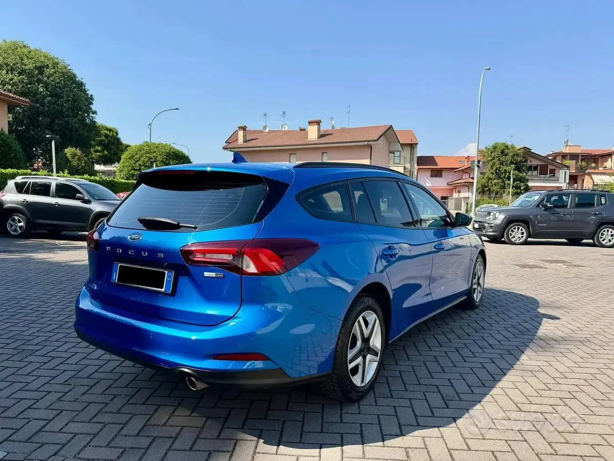 Usata Ford Focus 125 CV (91 kW) 2022 Blu Station wagon
