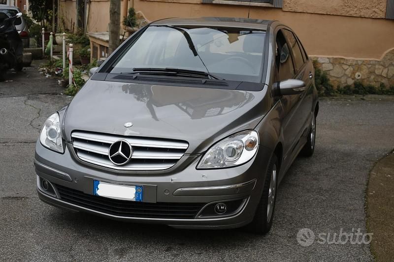 Usata Mercedes B200 Chrome 140 CV (102 kW) 2006 Grigio Monovolume