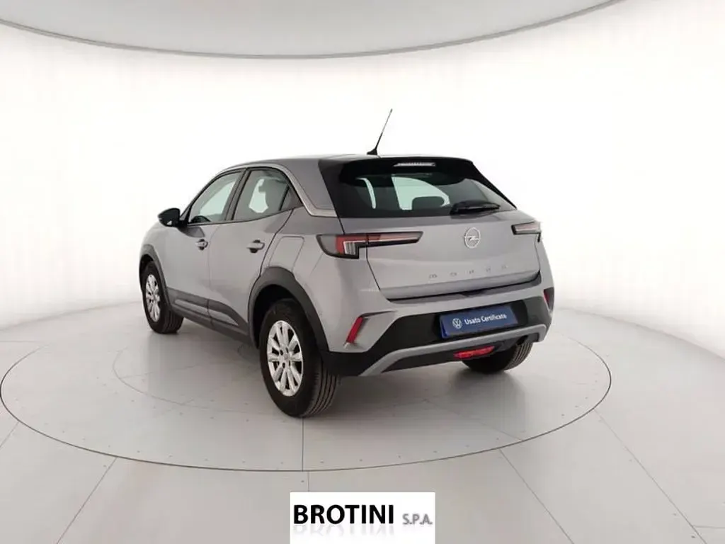 Usata Opel Mokka Elegance 101 CV (74 kW) 2022 Argento metallizzato SUV