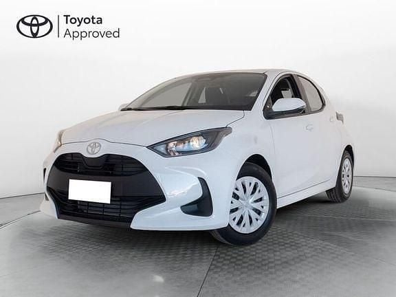 Argento pastello Usata 2023 Toyota Yaris Active Tre volumi | 15.900 € (Cara) - Immagine 1/4