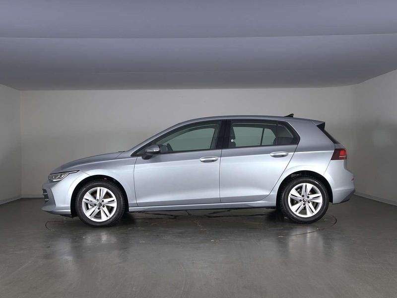 Usata VW Golf VIII Life 116 CV (85 kW) 2025 Dolomite silver metallizzato Berlina