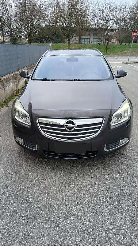 Usata Opel Insignia 160 CV (117 kW) 2009 Grigio Station wagon