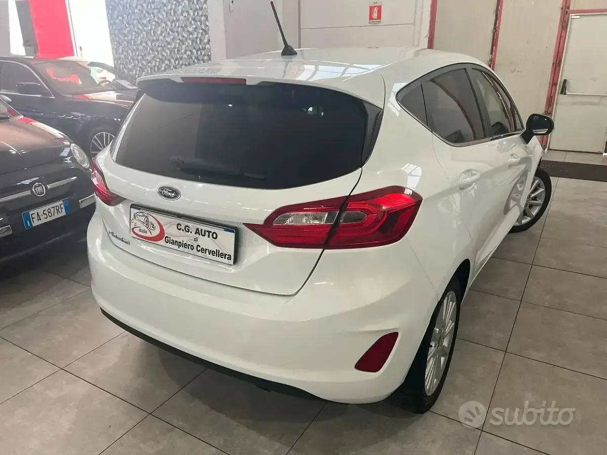 Usata Ford Fiesta Vignale 85 CV (62 kW) 2017 Bianco Utilitaria