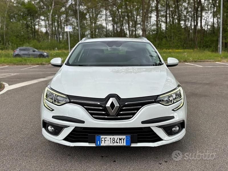Usata Renault Mégane GrandTour Zen 131 CV (96 kW) 2016 Bianco Station wagon