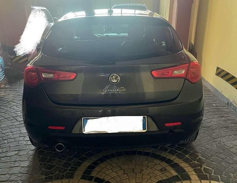 Usata Alfa Romeo Giulietta Exclusive 105 CV (77 kW) 2014 Berlina