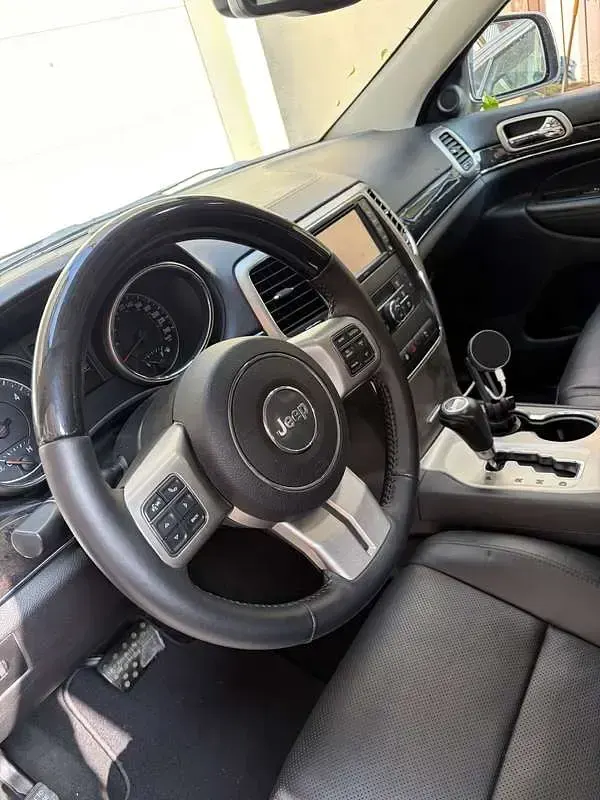 Usata Jeep Grand Cherokee Overland 241 CV (177 kW) 2013 Grigio SUV