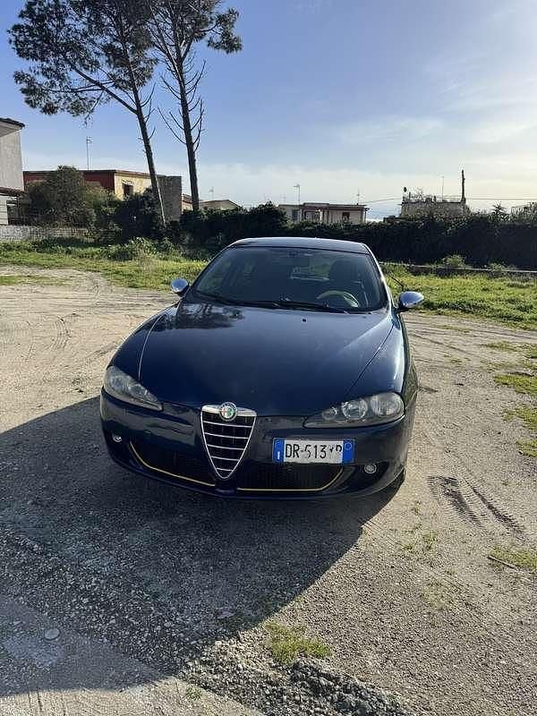 Blu/azzurro Usata 2008 Alfa Romeo 147 Distinctive Utilitaria | 2500 € (Ottimo prezzo) - Immagine 1/4