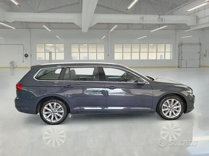 Usata VW Passat 149 CV (109 kW) 2021 Grigio Station wagon