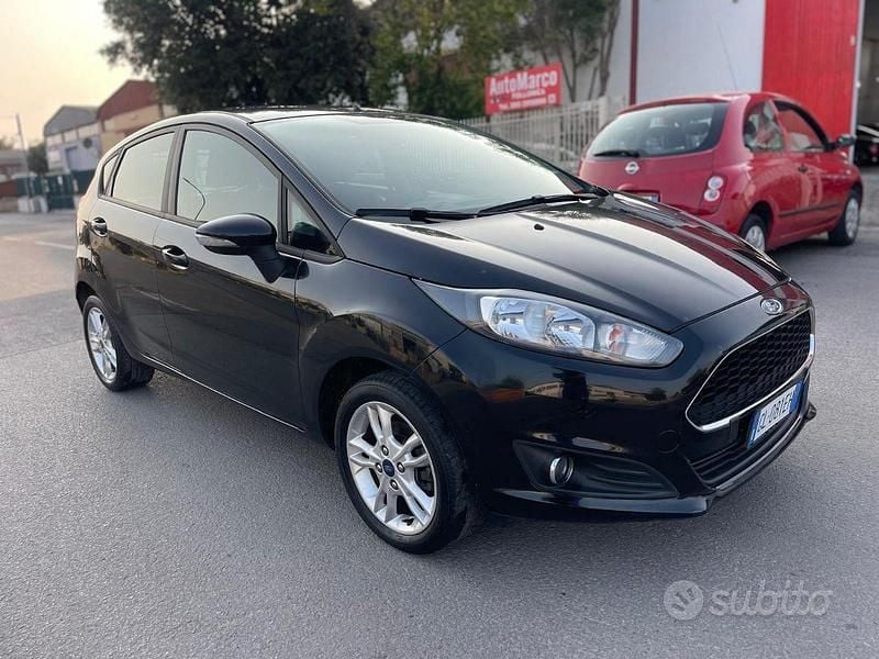 Nero Usata 2017 Ford Fiesta Tre volumi | 6500 € (Super prezzo) - Immagine 1/4