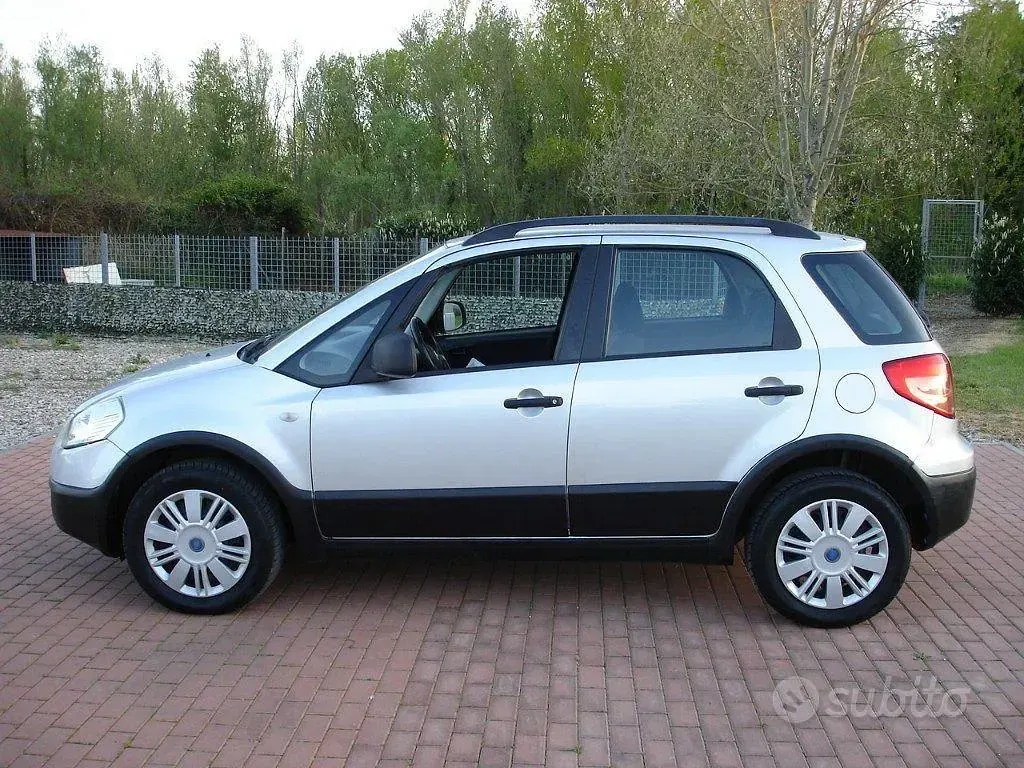 Usata Fiat Sedici Dynamic 120 CV (88 kW) 2007 Grigio SUV