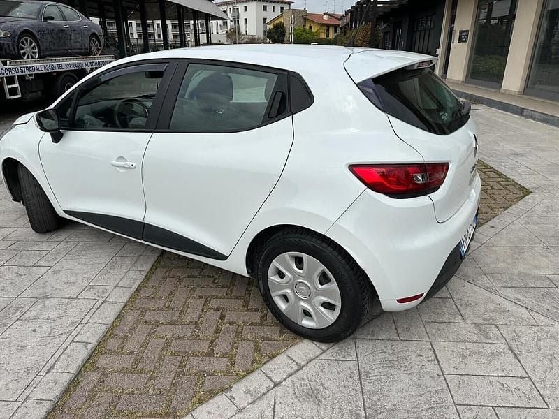 Usata Renault Clio IV 73 CV (53 kW) 2018 Bianco Berlina