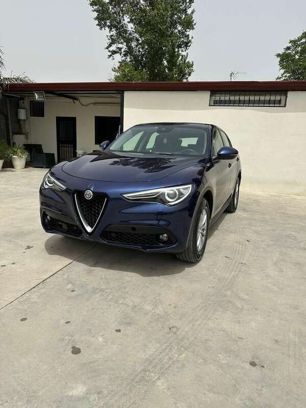 Usata Alfa Romeo Stelvio Executive 179 CV (131 kW) 2018 Blu SUV