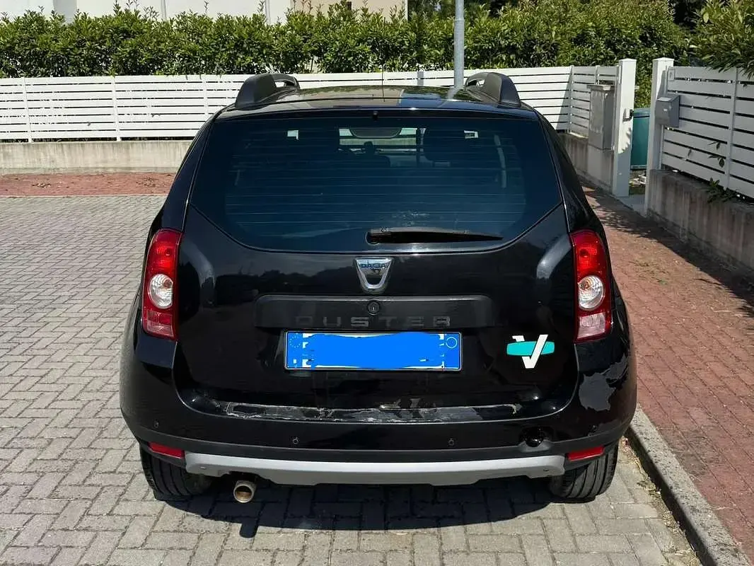 Usata Dacia Duster Lauréate 105 CV (77 kW) 2012 Nero SUV