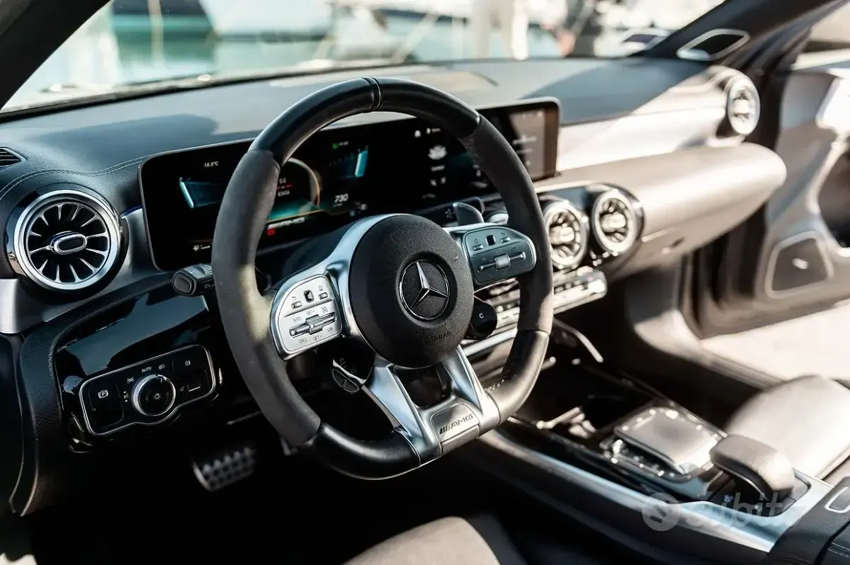 Usata Mercedes A45 AMG AMG 421 CV (309 kW) 2020 Nero Utilitaria