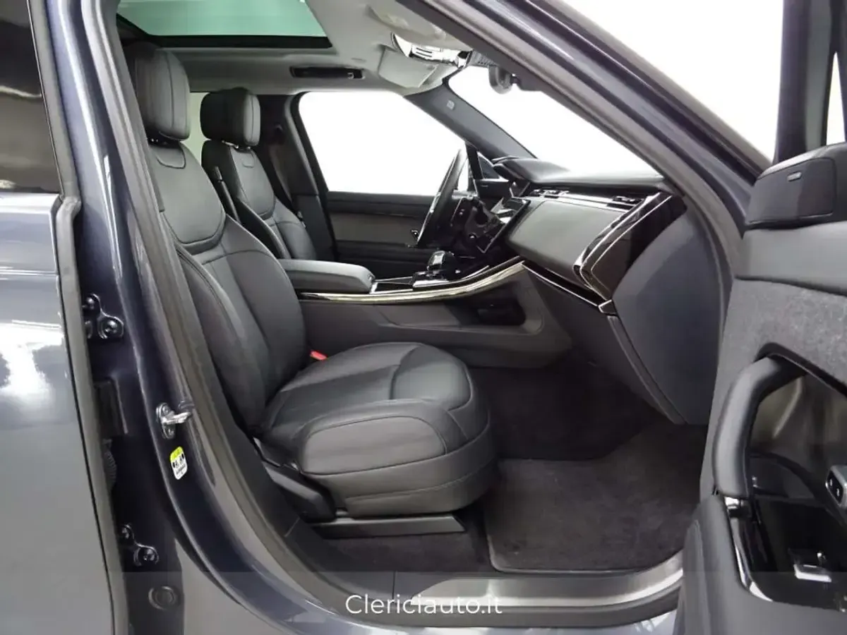 Käytetty Land Rover Range Rover Sport SE 249 HP (183 kW) 2024 Sininen Katumaasturi