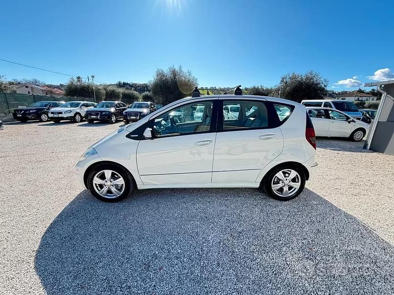 Usata Mercedes A180 Avantgarde 110 CV (80 kW) 2010 Bianco Berlina