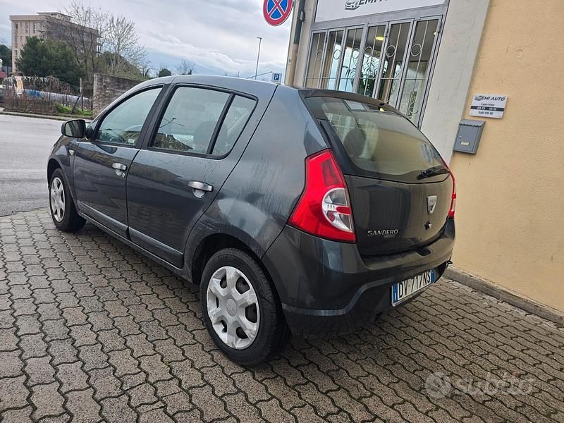 Brugt Dacia Sandero Ambiance 72 HK (52 kW) 2010 Sort Sedan