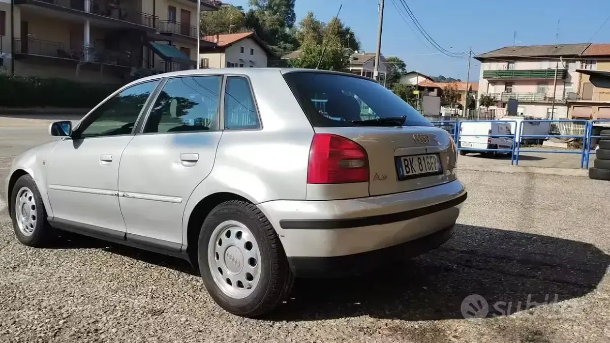 Usata Audi A3 125 CV (91 kW) 2000 Grigio Utilitaria