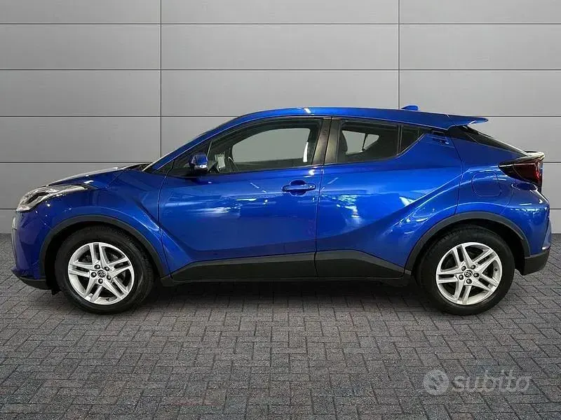 Usata Toyota C-HR Active 122 CV (89 kW) 2022 Bluazzurro SUV