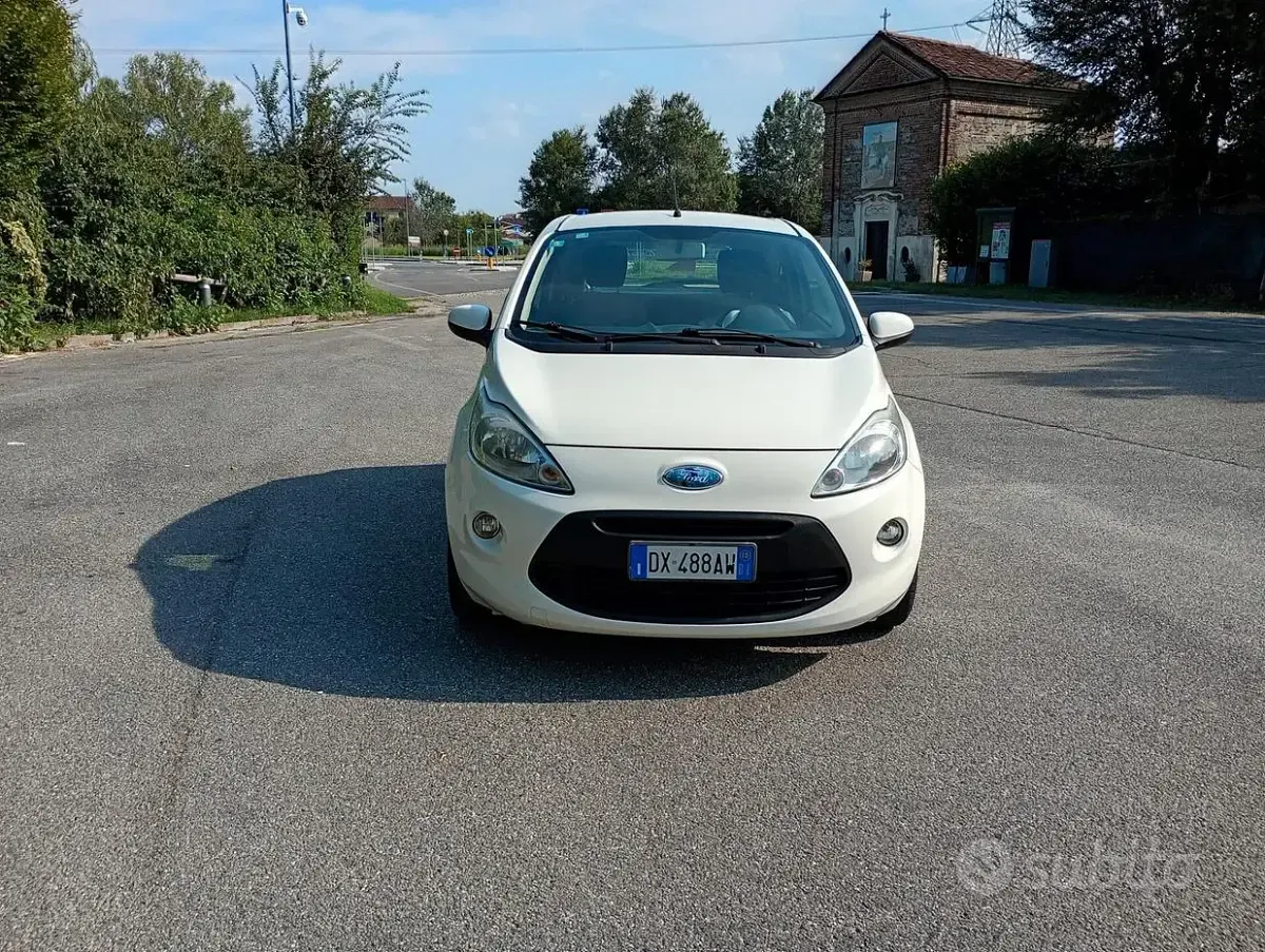 Usata Ford Ka Titanium 69 CV (50 kW) 2010 Bianco Utilitaria