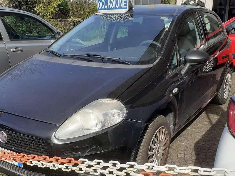 Usata Fiat Punto 63 CV (46 kW) 2011 Nero Utilitaria