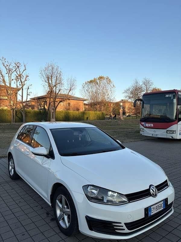 Usata VW Golf VII GTD 105 CV (77 kW) 2014 Bianco Utilitaria
