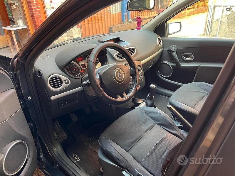 Usata Renault Clio II 2008 Grigio Utilitaria