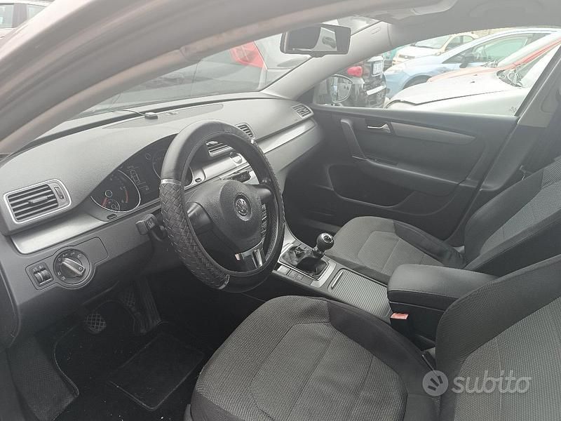 Usata VW Passat 105 CV (77 kW) 2011 Berlina