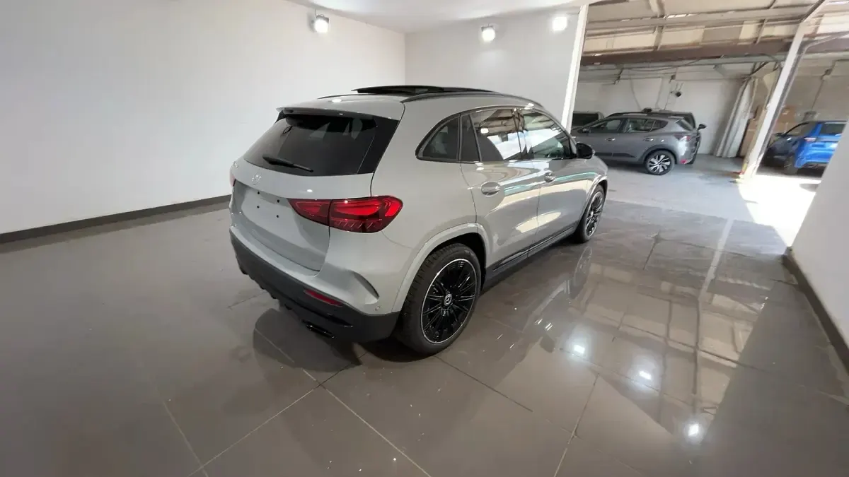 Nuova Mercedes GLA200 AMG line 150 CV (110 kW) 2026 Grigio alpi manufaktur SUV