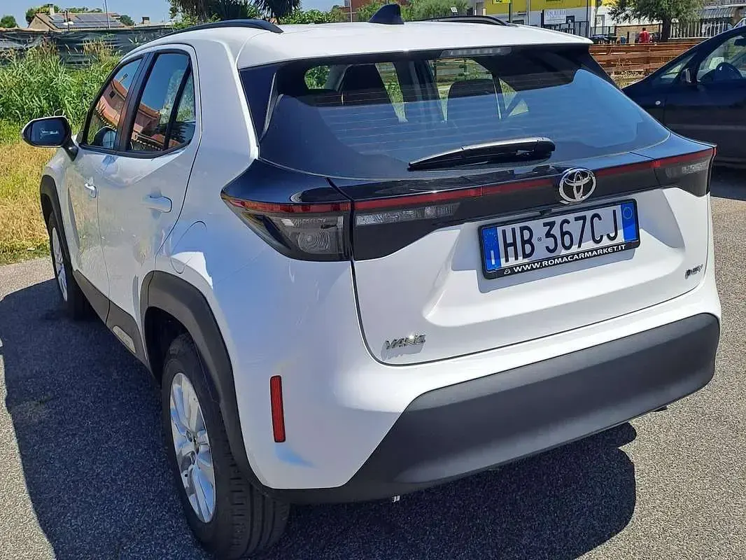Usata Toyota Yaris Cross Active 92 CV (67 kW) 2025 Bianco SUV