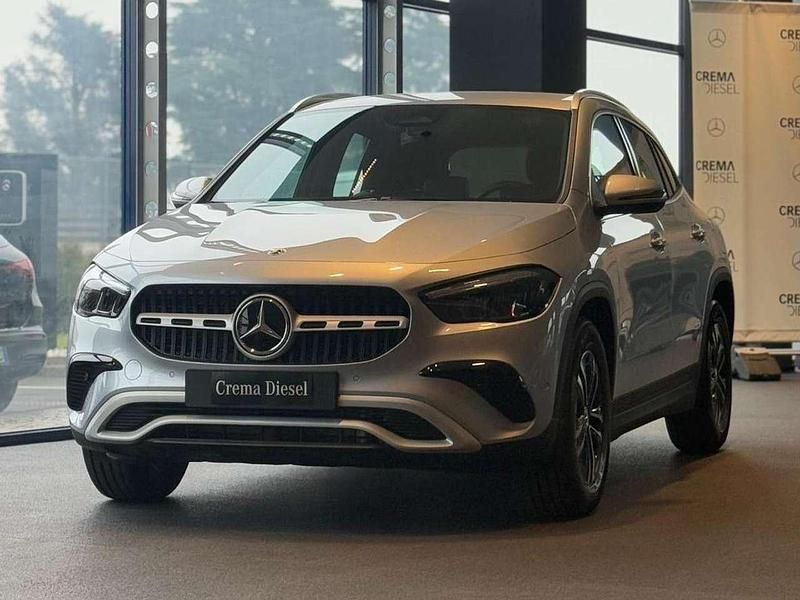 Argento Nuova 2026 Mercedes GLA180 Advanced SUV | 40.191 € (Ottimo prezzo) - Immagine 1/4