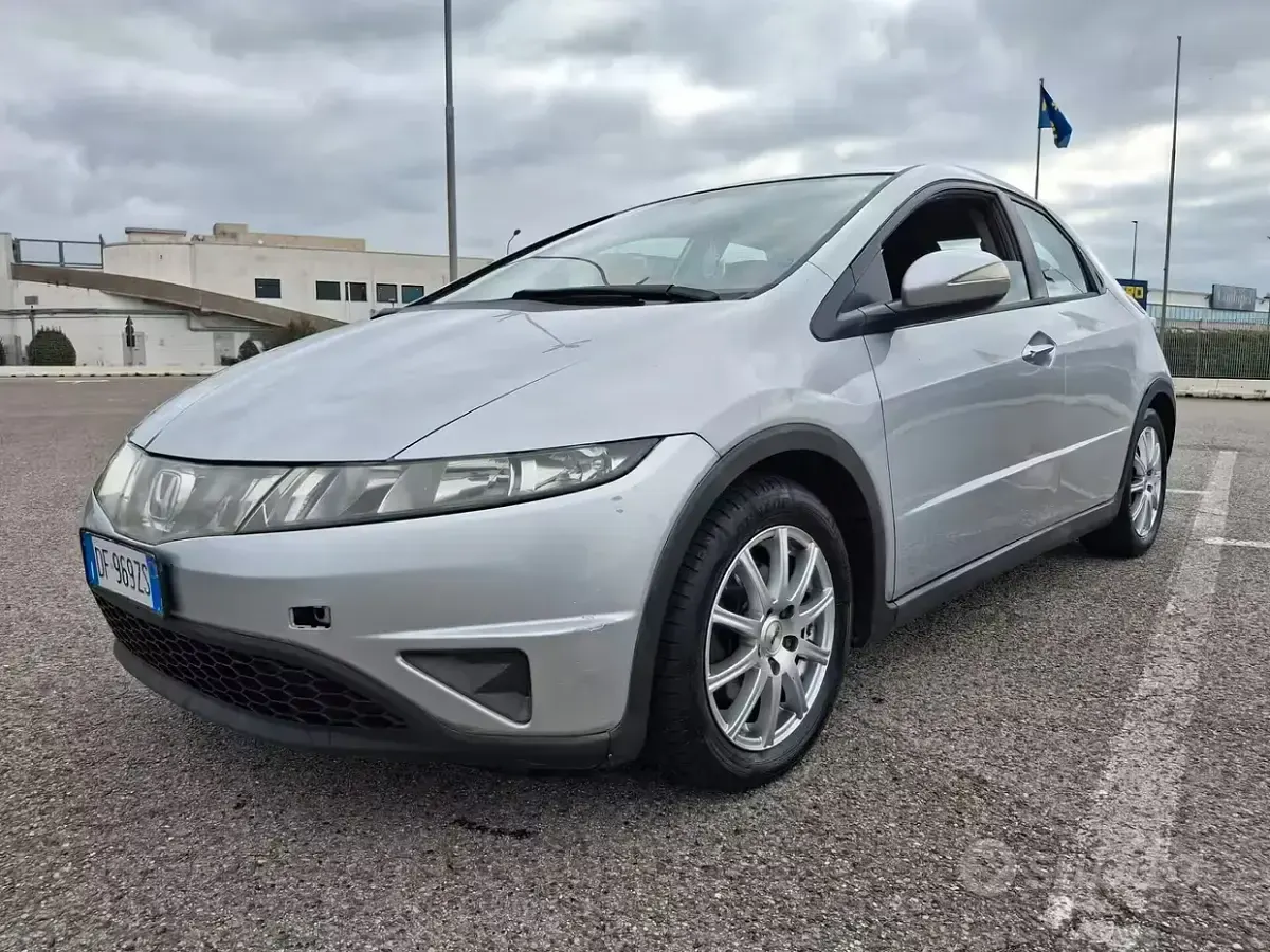 Usata Honda Civic 140 CV (102 kW) 2007 Grigio Berlina