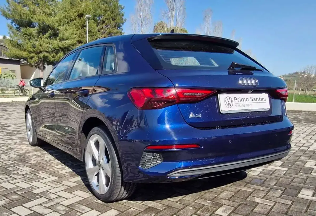 Usata Audi A3 Business 116 CV (85 kW) 2023 Blu/azzurro Berlina