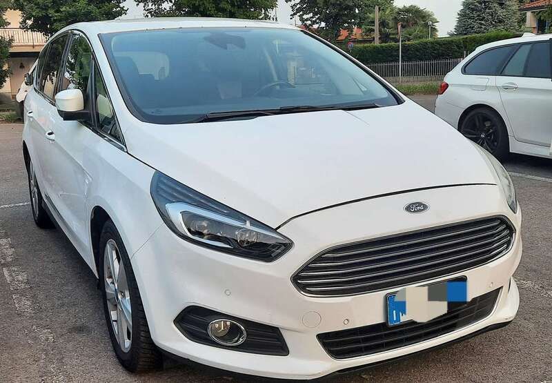Bianco Usata 2016 Ford S-MAX Vignale Monovolume | 7500 € (Cara) - Immagine 1/4