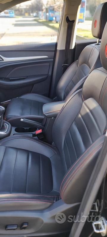 Usata MG ZS Luxury 106 CV (77 kW) 2022 Nero Berlina