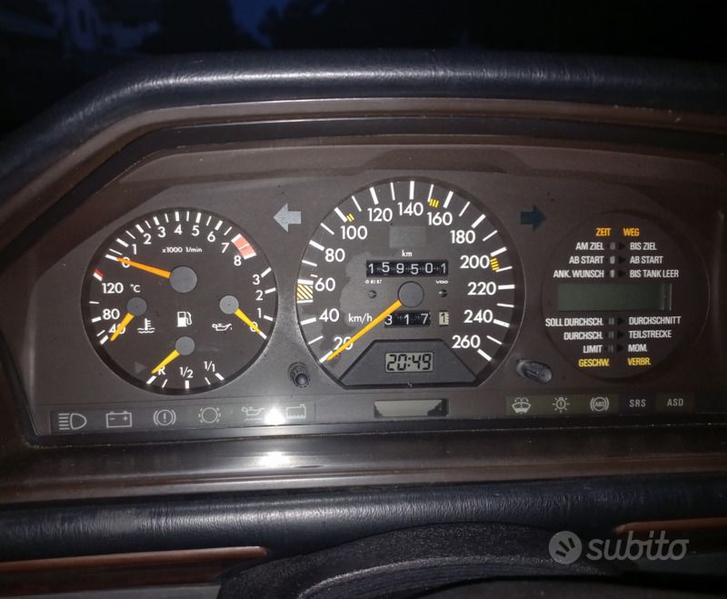 Usata Mercedes E300 220 CV (161 kW) 1990 Nero Coupé