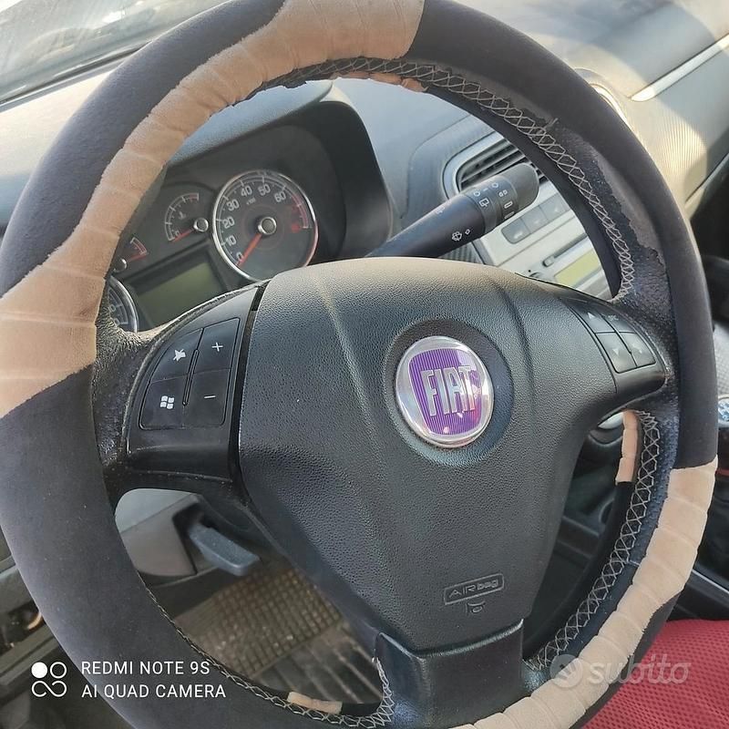 Usata Fiat Grande Punto 77 CV (56 kW) 2008 Grigio Utilitaria
