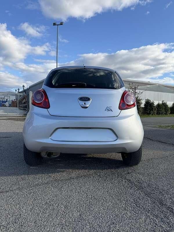 Begagnad Ford Ka 69 HK (50 kW) 2012 Grå Halvkombi