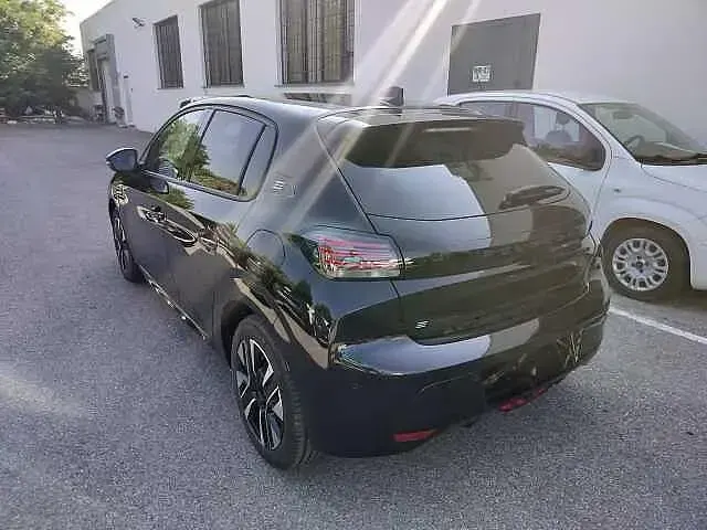 Nuova Peugeot 208 Allure 56 kW (77 CV) 2026 Nero Utilitaria