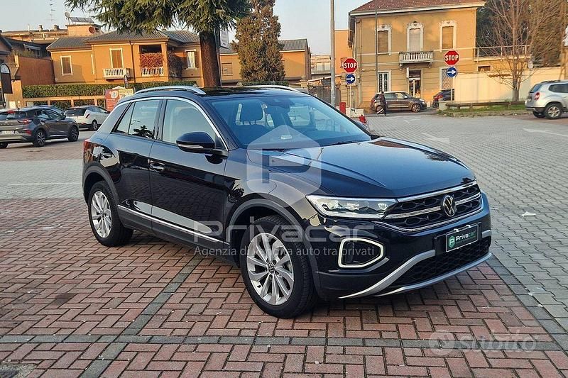 Usata VW T-Roc Style 150 CV (110 kW) 2023 Nero SUV