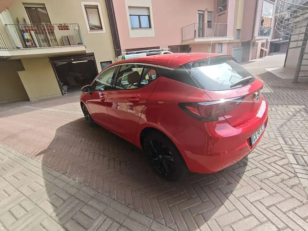 Usata Opel Astra Ultimate 122 CV (89 kW) 2020 Rosso Berlina