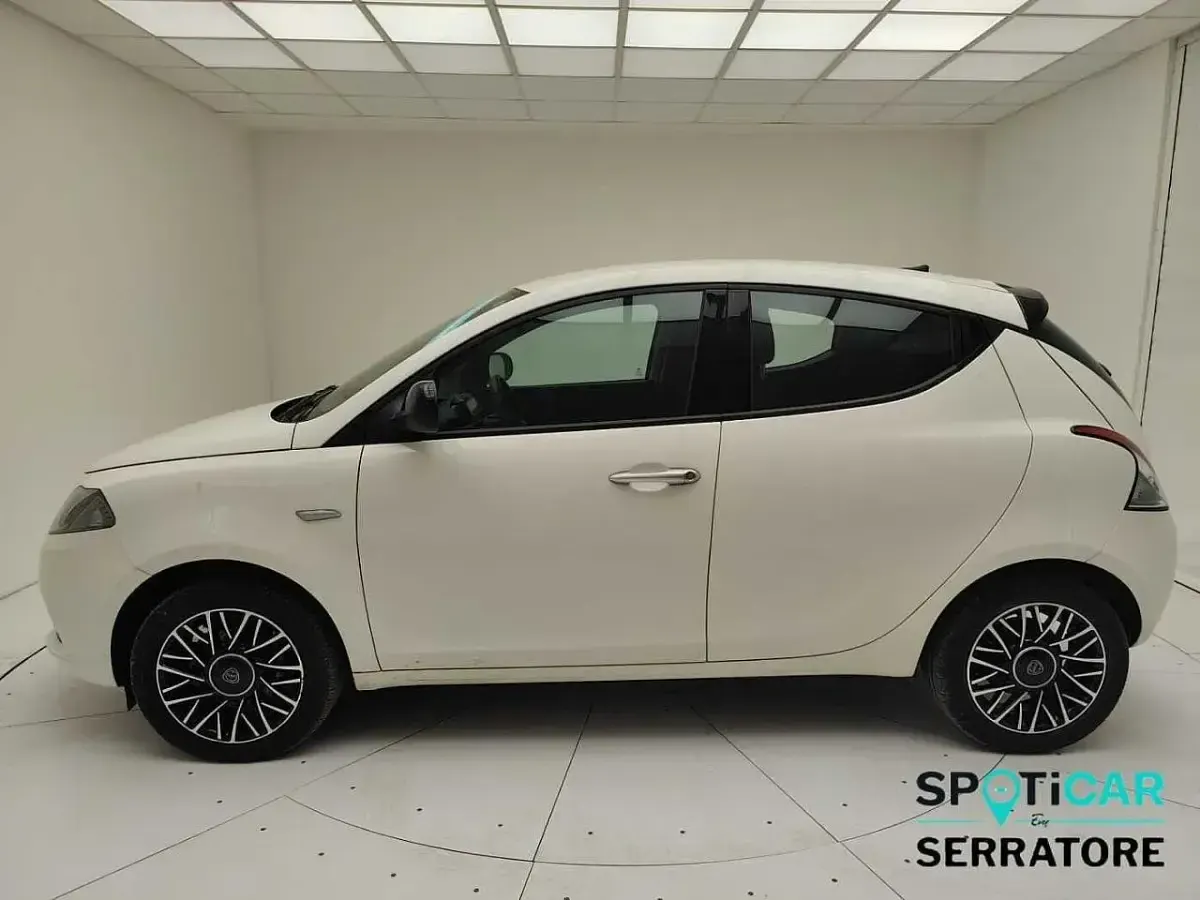 Usata Lancia Ypsilon S 70 CV (51 kW) 2024 Bianco Utilitaria