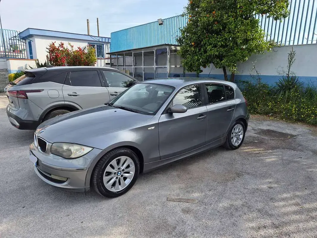 Usata BMW 116 116 CV (85 kW) 2009 Grigio Utilitaria