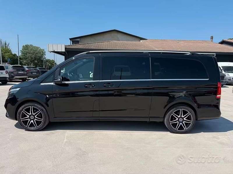 Gebraucht Mercedes V300 AMG 237 PS (174 kW) 2023 Schwarz Van / Kleinbus