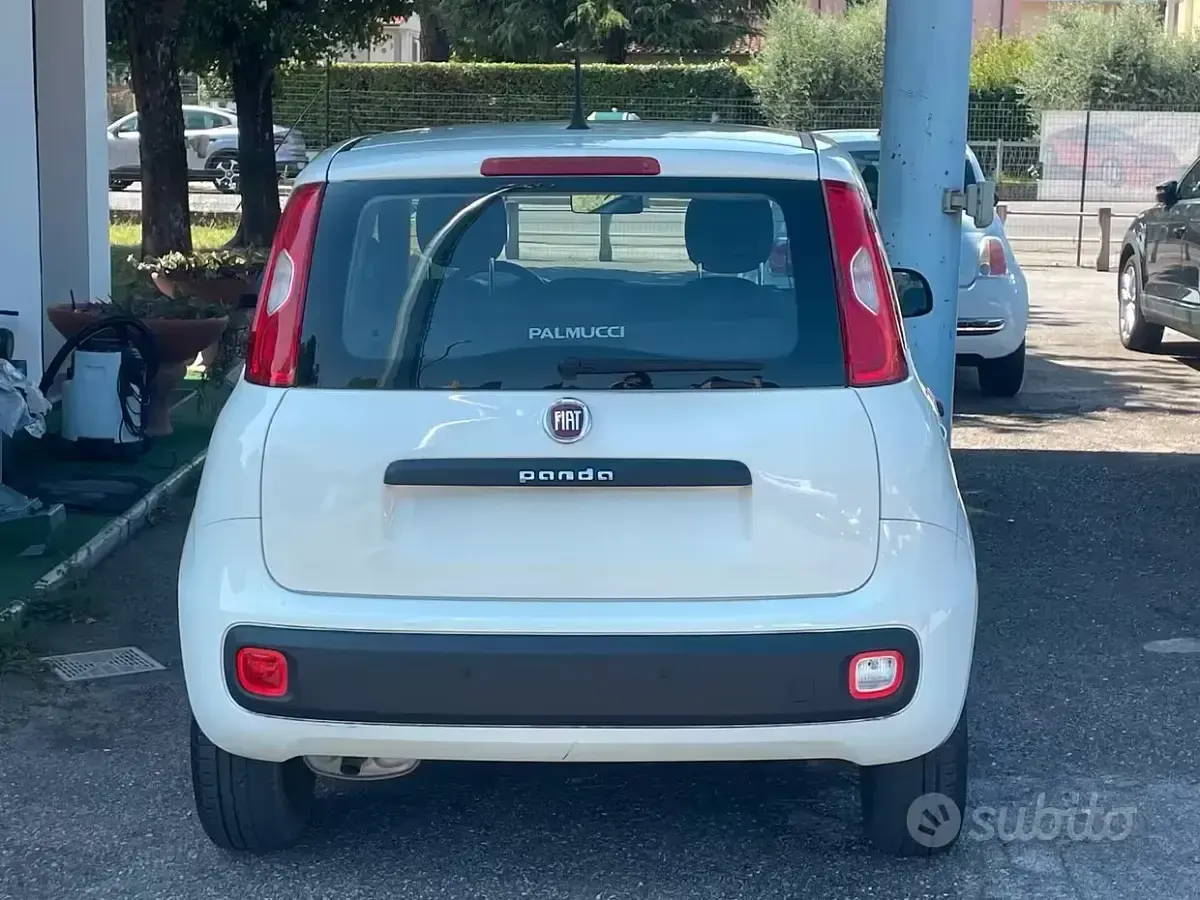 Usata Fiat Panda Lounge 69 CV (50 kW) 2018 Bianco Utilitaria