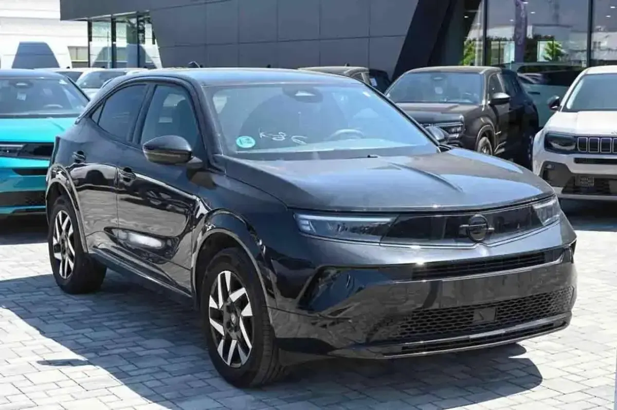 Usata Opel Mokka 136 CV (100 kW) 2025 Nero SUV
