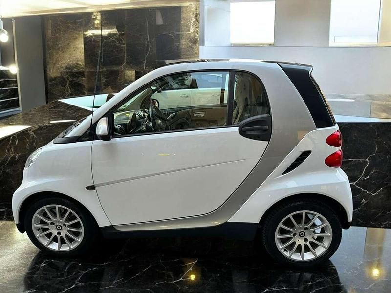 Usata Smart ForTwo Coupé Passion 54 CV (39 kW) 2011 Bianco Utilitaria