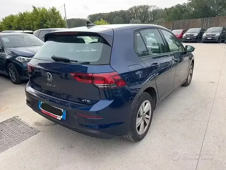 Usata VW Golf VIII 110 CV (80 kW) 2023 Blu Berlina