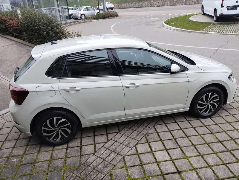 Usata VW Polo Life 80 CV (58 kW) 2023 Ascon grey Utilitaria